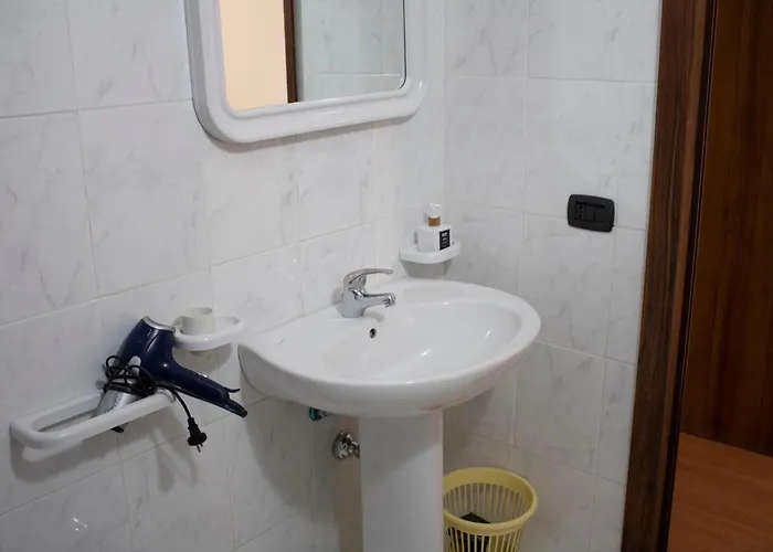 Bellajo - Rustiche Con Piscina Feriehus