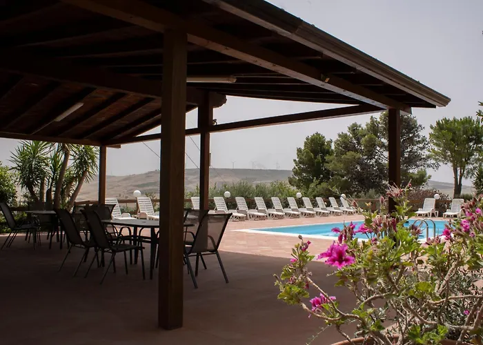 Bellajo - Rustiche Con Piscina Feriehus